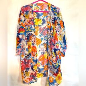 Women’s batwing kimono size Lg